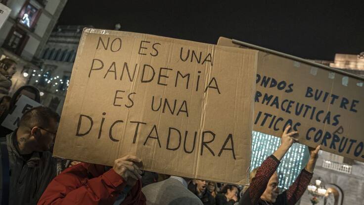 Amós García, vacunólogo: "Los no vacunados posibilitan sobre todo una mayor circulación del virus"