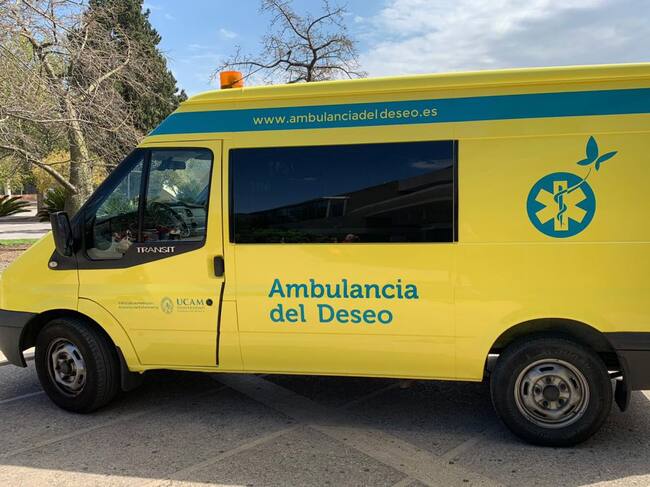 La Fundación Ambulancia del Deseo ha estado presente en el IV Congreso de personas con Cáncer y sus Familiares