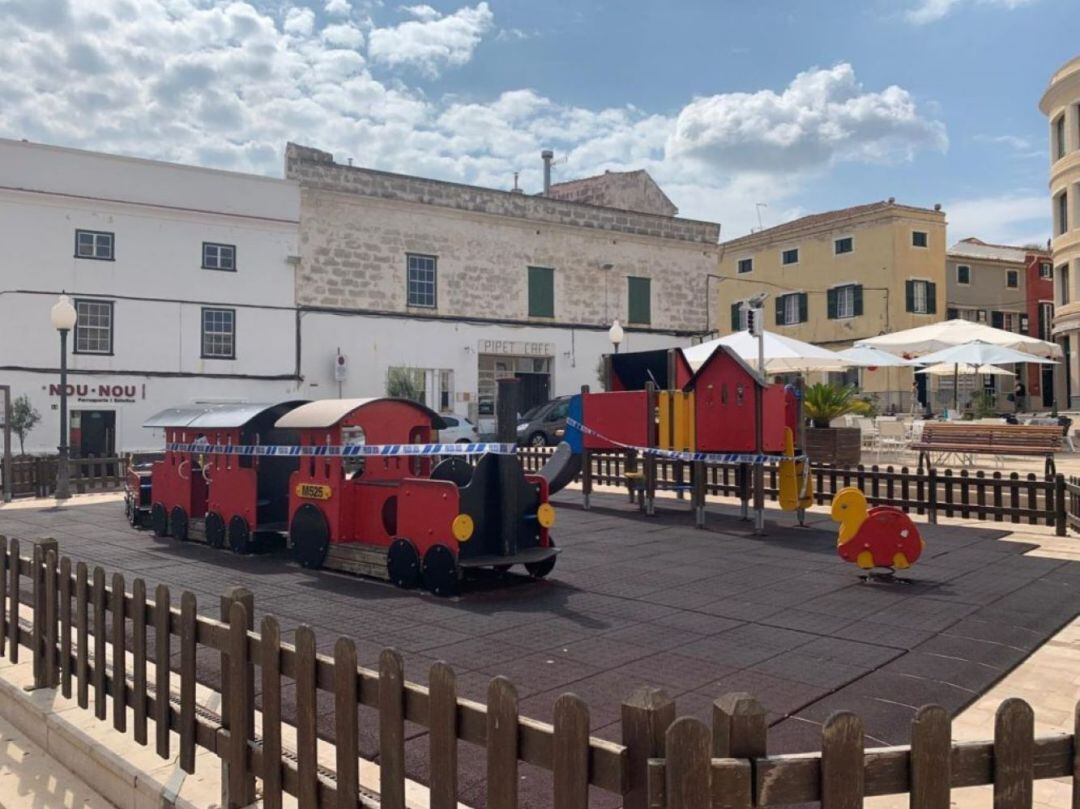 Els fiets podran tornar a jugar als parcs infantils.