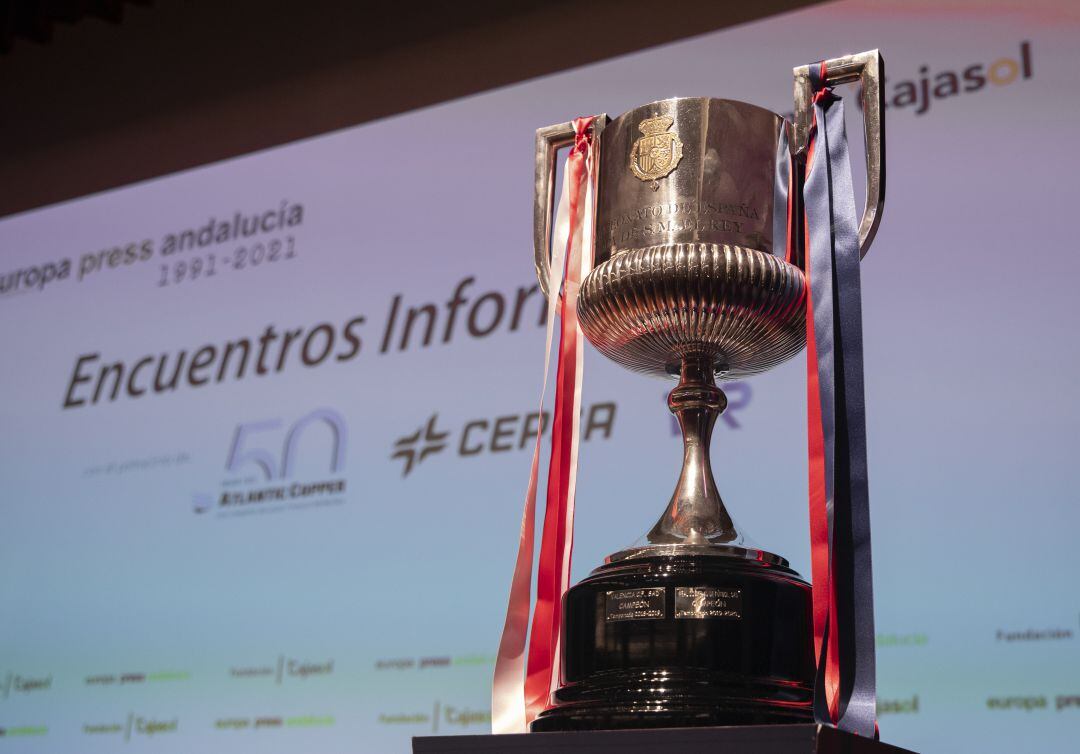 El trofeo de la Copa del Rey