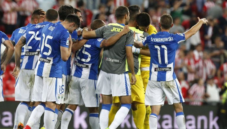 Los jugadores del Leganés celebran la Permanencia