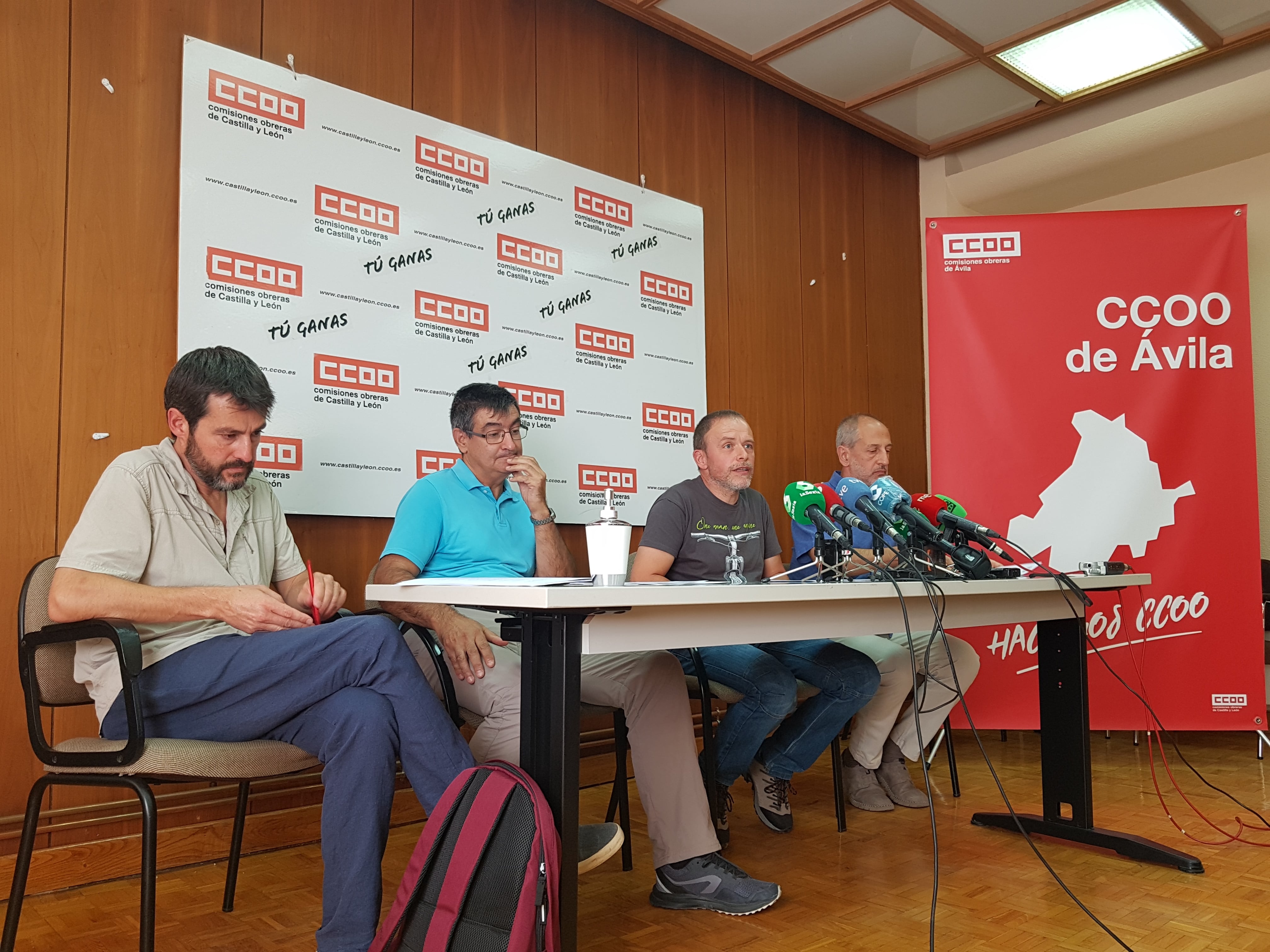 Representantes de CC. OO. durante la rueda de prensa en Ávila