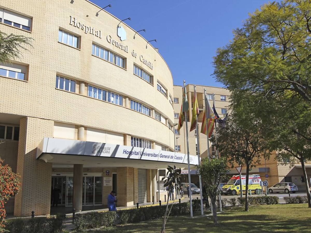 Heridos dos jóvenes tras un accidente de moto acuática en Castelló