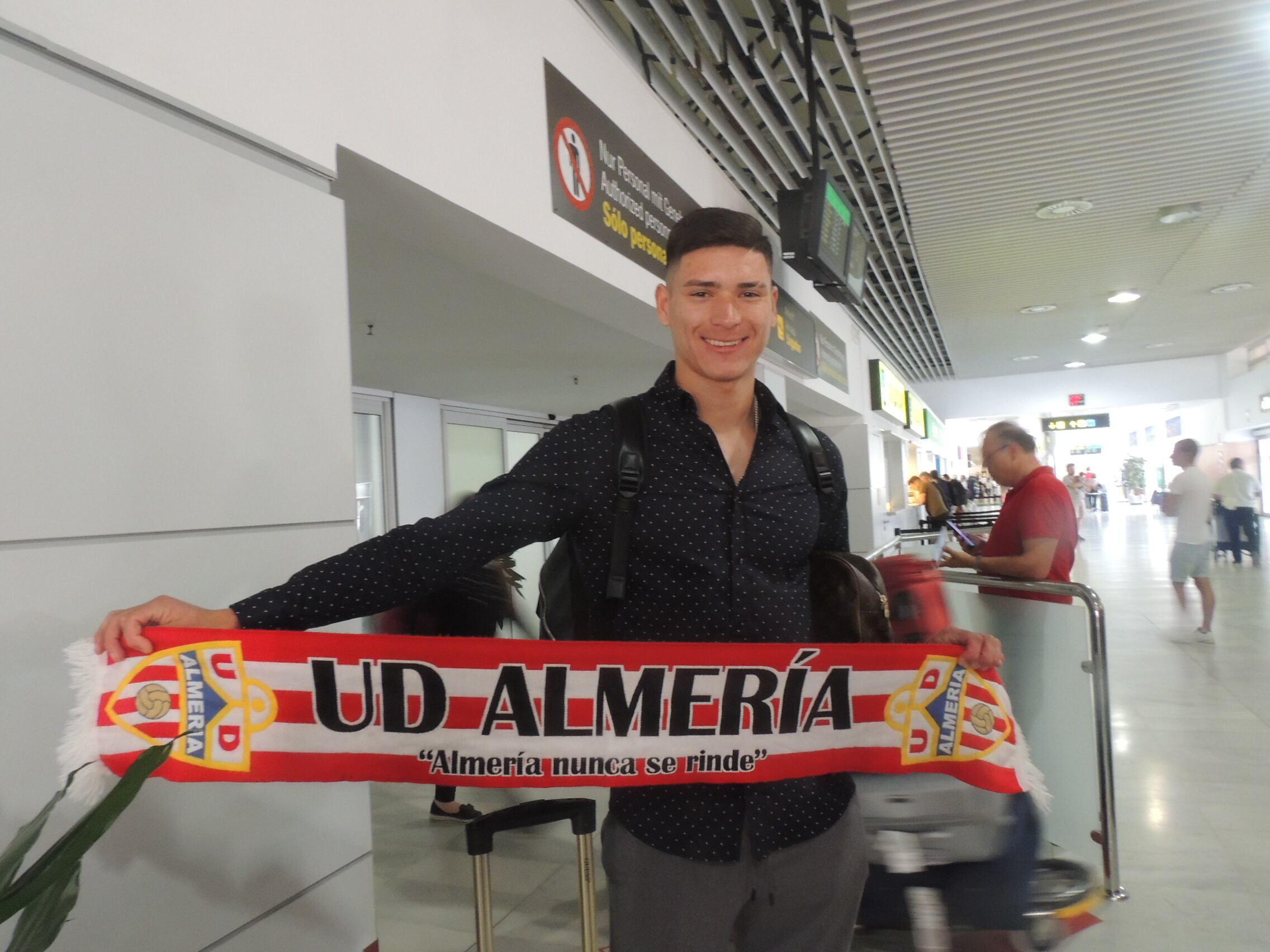 Darwin Núñez el día que pisó suelo almeriense.