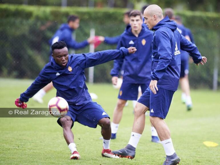 Igbekeme es uno de los pocos centrocampistas en condciones