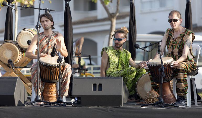 La escuela de Pinto vuelve un año más a ofrecer su espectáculo de danzas del mundo