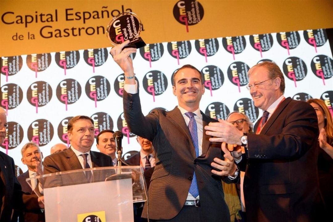 La gastronomía almeriense protagonista en FITUR. Traspaso oficial de la capitalidad gastronómica.