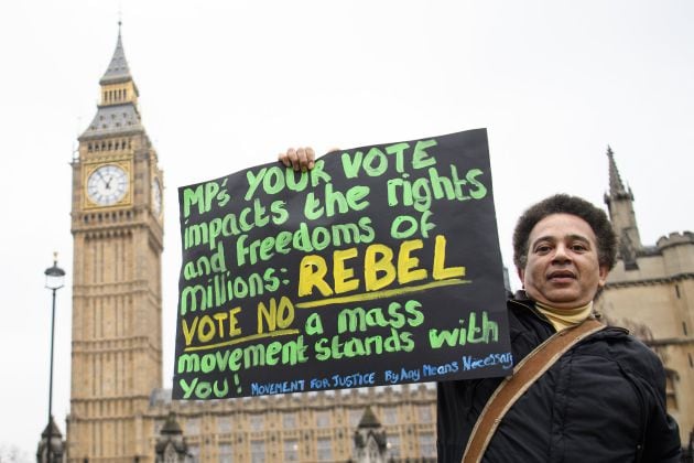 Protestas frente al parlamento británico