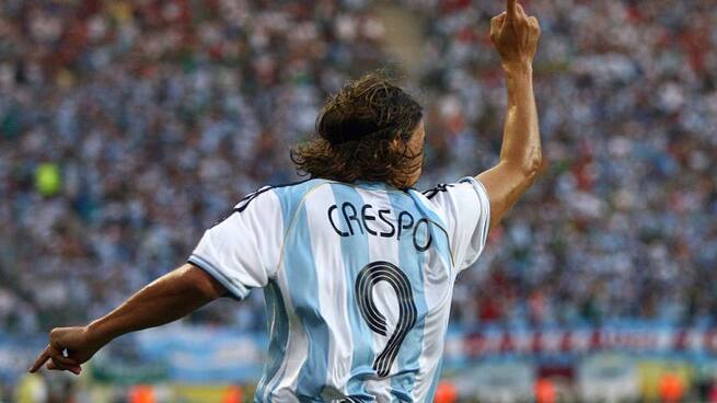 Hernán Crespo: "Salvando las distancias, Messi sería Maradona y Cristiano, Gullit"