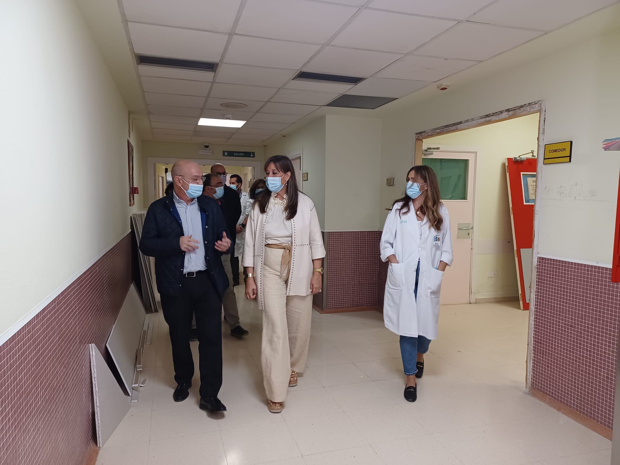 La consejera Sira Repolles visita las obras del Hospital Royo Villanova