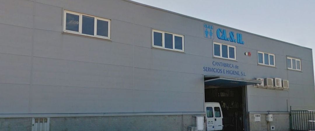 Fachada principal de la empresa en el Polígono La Maruca en Muriedas