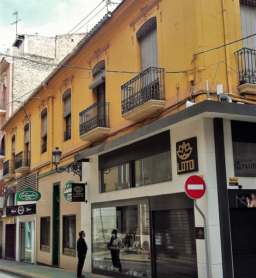 Inmueble de la calle Castaños donde se ha pedido licencia para 22 apartamentos turísticos