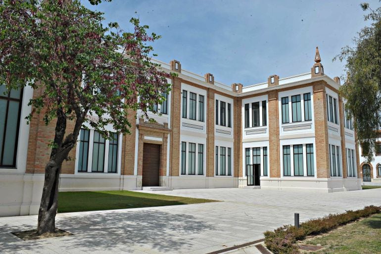 Edificio del complejo de Tabacalera, donde estaba prevista la entrada a Art Natura