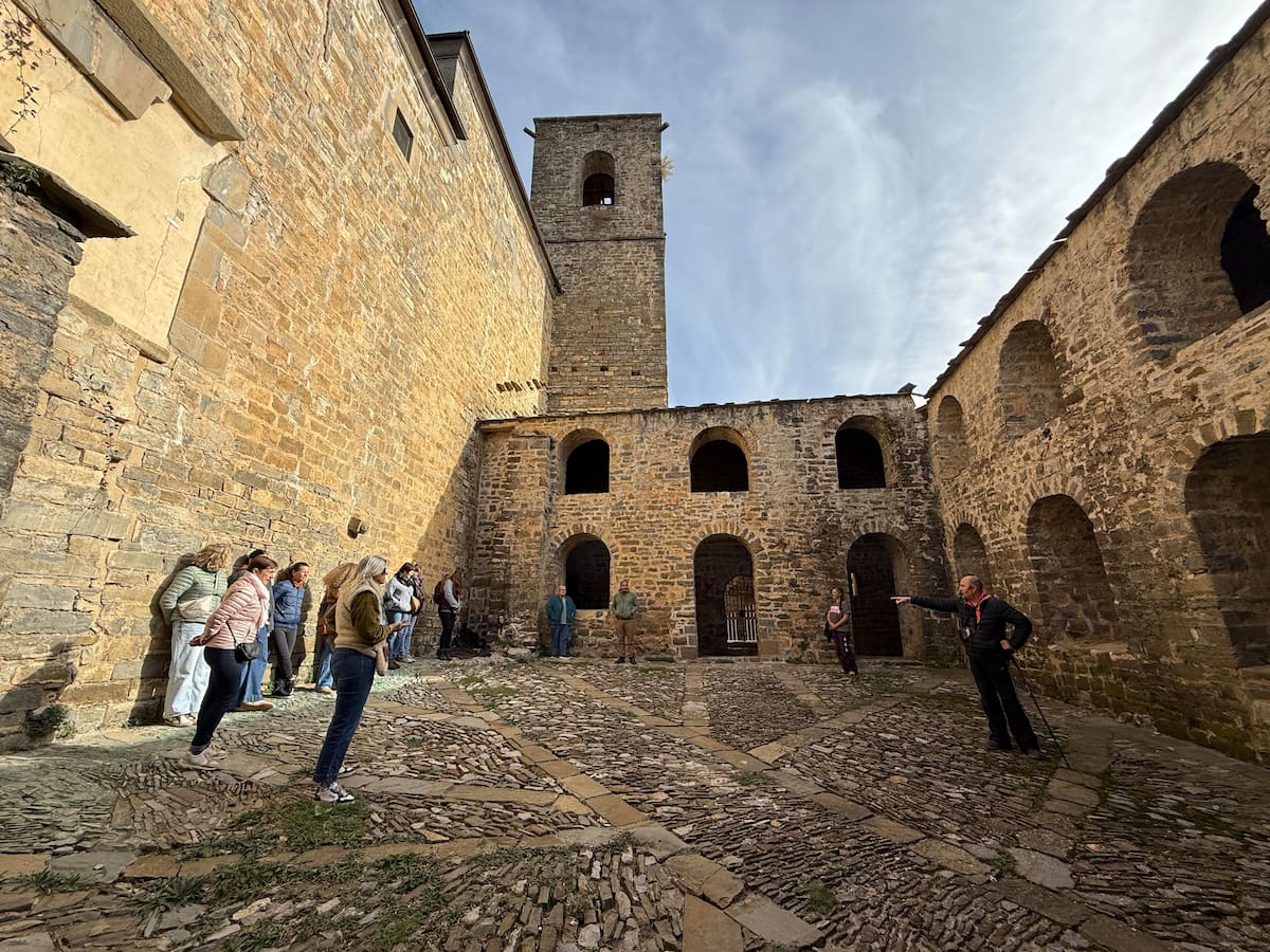 Más de 2.800 personas visitan las oficinas de turismo de Aínsa y Sobrarbe el mes de marzo