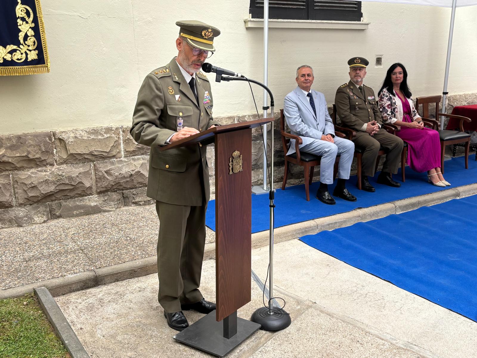 El subdelegado de Defensa en Huesca, Rafael Matilla, en su alocución con motivo del Día de la Subdelegación de Defensa