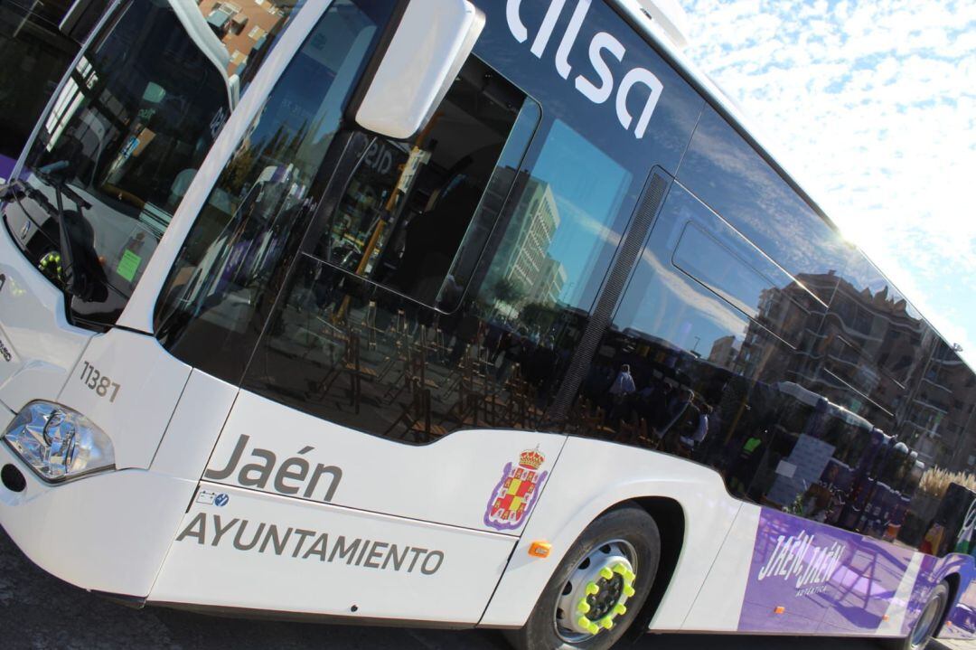 Ampliación del servicio de autobús urbano con motivo de la Feria de San Lucas.