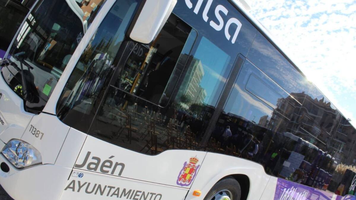 Habrá una lanzadera especial de autobuses de 4:00 a 6:30 horas para la Feria de San Lucas