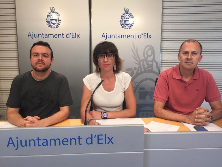 Antonio García, Patricia Maciá y José Manuel Sánchez en la rueda de prensa de la junta de gobierno