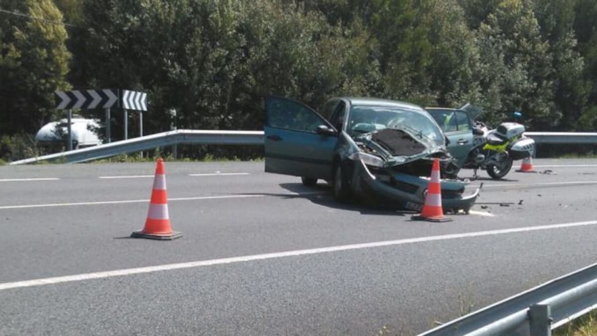 Aparatoso accidente en Barro