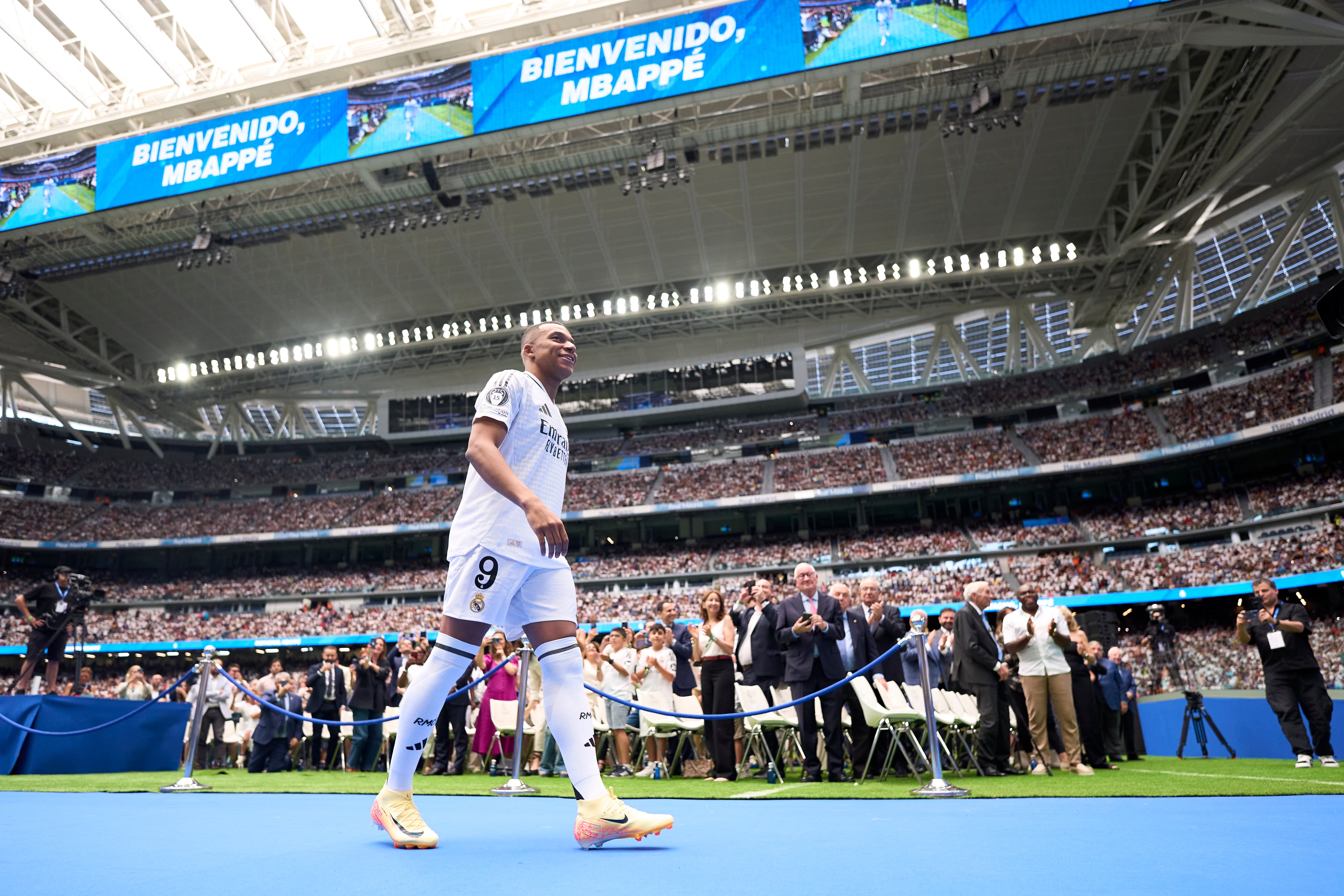 Kylian Mbappé durante su presentación con el Real Madrid