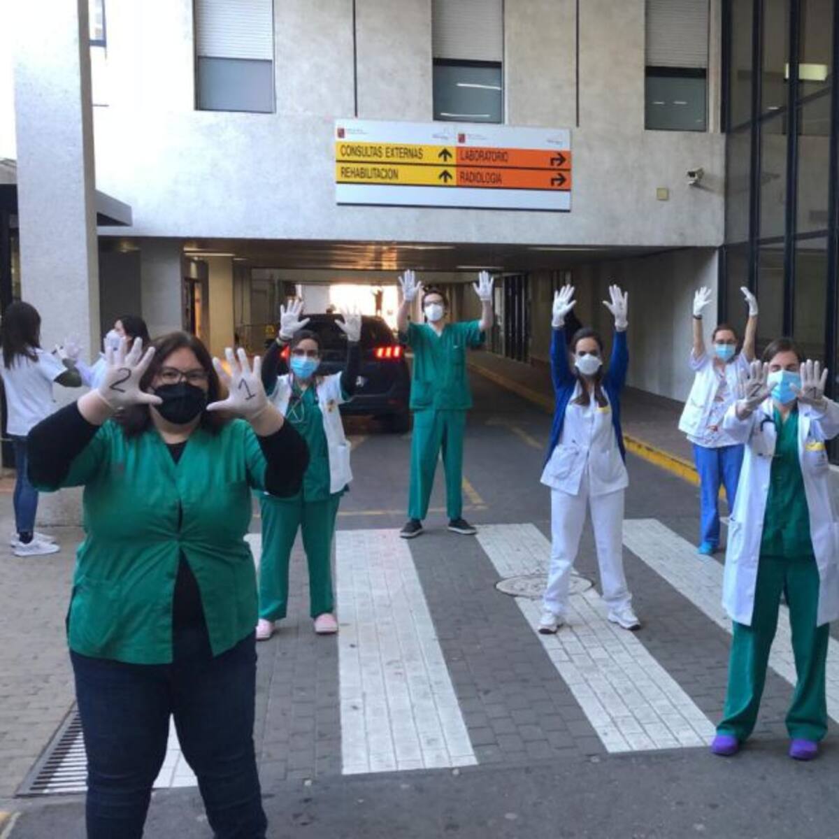 Los sanitarios del Área III protestan por el retraso en la segunda dosis de la vacuna