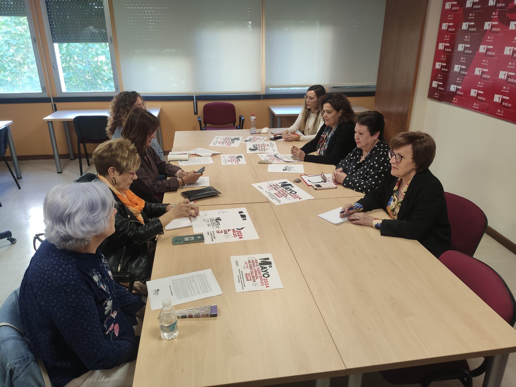 Reunión celebrada entre los sindicatos UGT y CCOO con colectivos feministas de Jaén