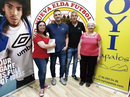 Acuerdo con Umbro y Oyi Zapatos