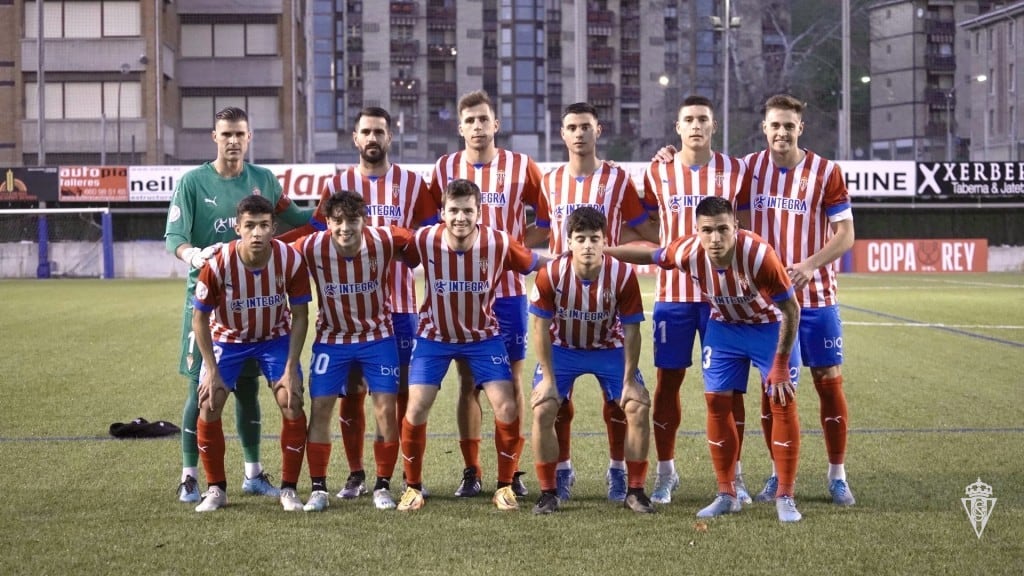 Alineación del Sporting la temporada pasada en el partido de Copa del Rey de Beasain.