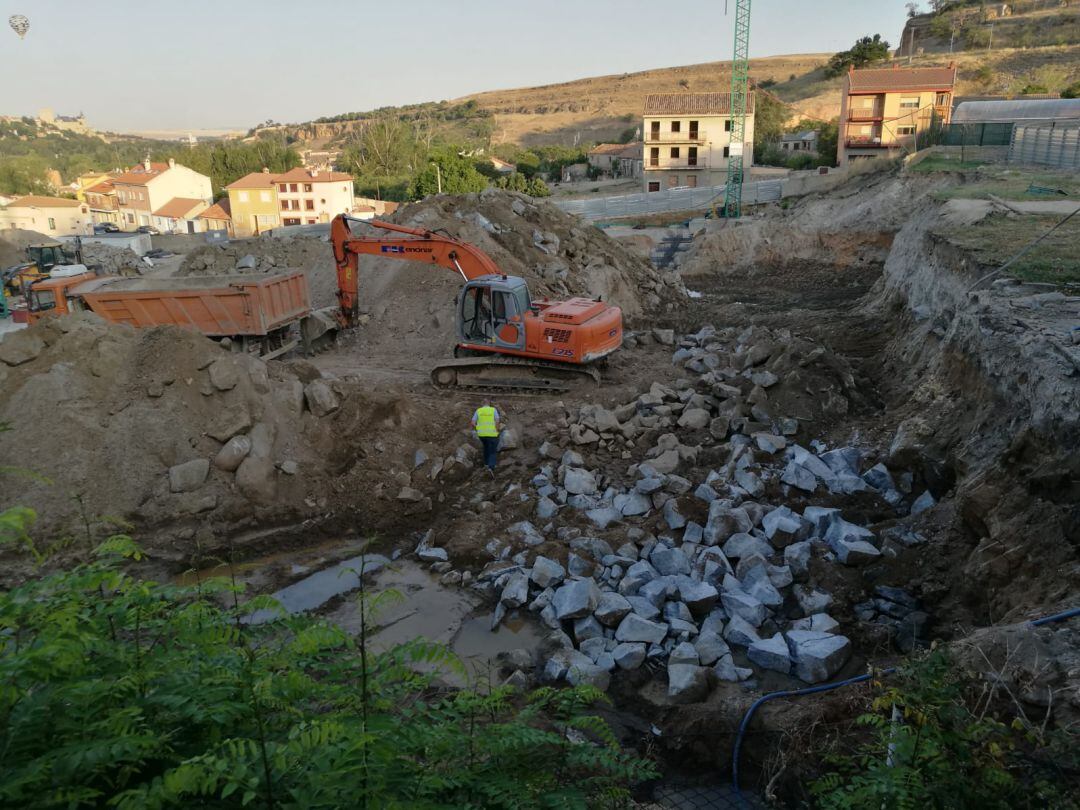 Imagen de las obras para la construcción del edificio de FP en la parcela de San Lorenzo