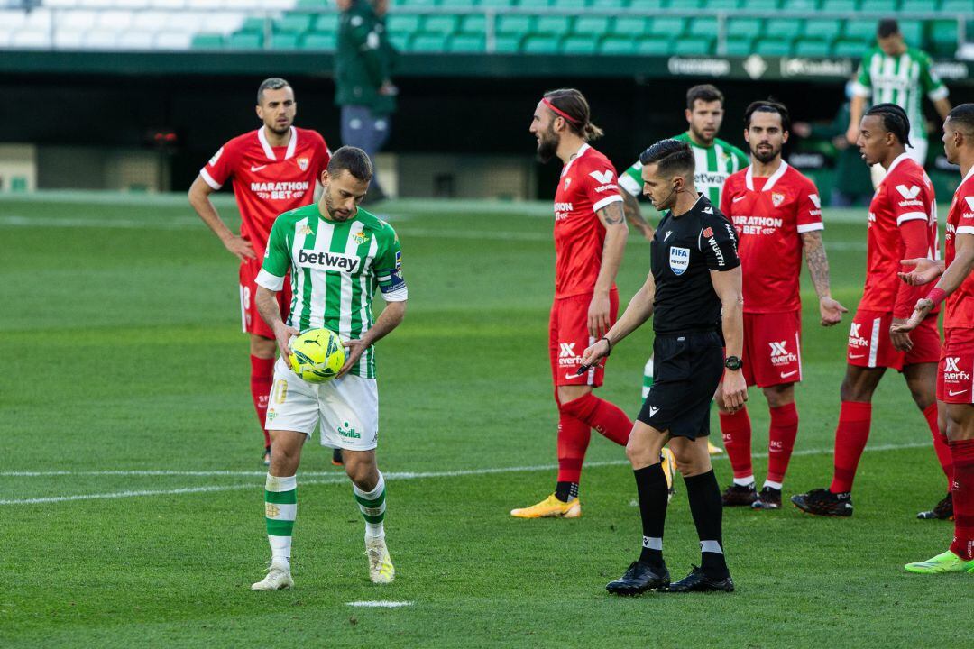 Sergio Canales of Real Betis during LaLiga, football match played between Real Betis Balompie and Sevilla Futbol Club at Benito Villamarin Stadium on January 2, 2021 in Sevilla, Spain.