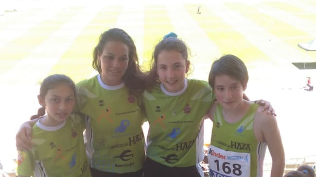 Los integrantes del equipo infantil en Soria. Paula Sebastían, Paula Carranza -entrenadora-, Arantza Fresno y Juan Miguel Sanz, de izq. a dch.