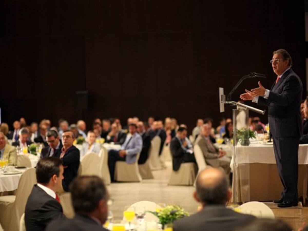 El alcalde recurre a la iniciativa privada