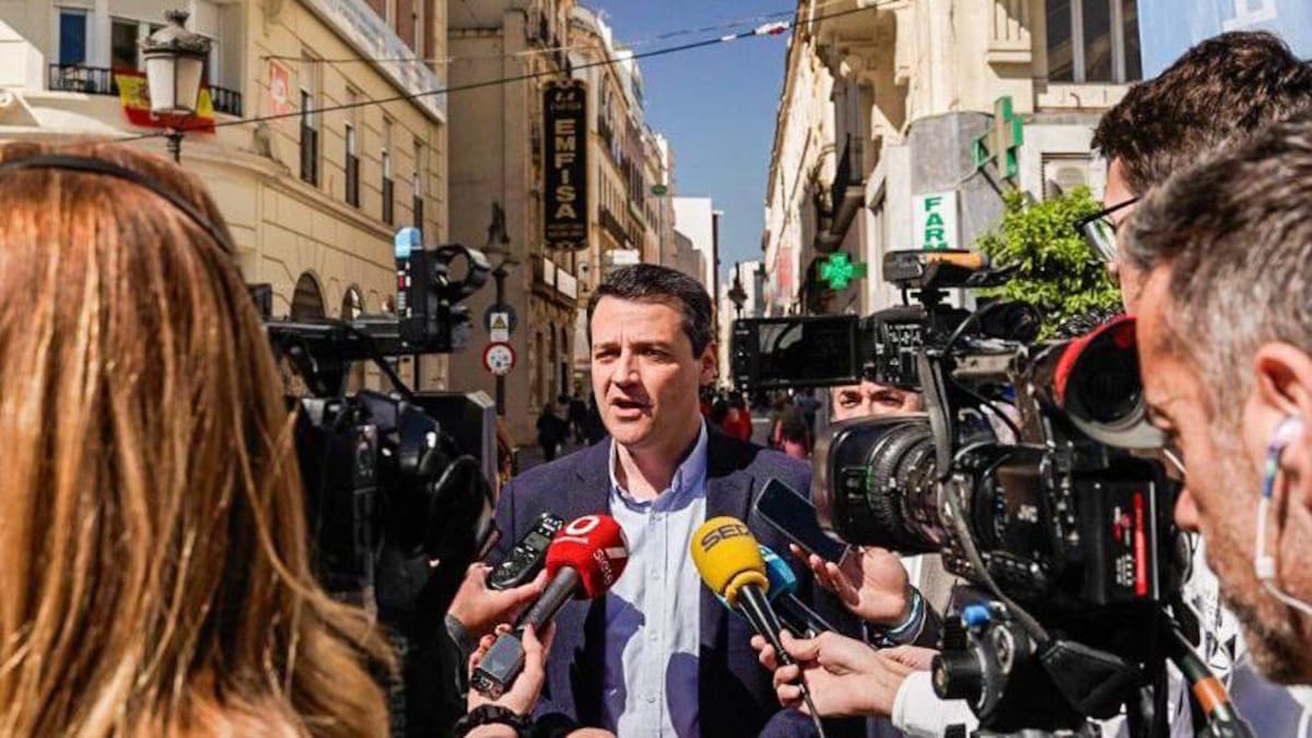 Jesús Coca se incorpora a la lista del PP de Córdoba, en la que repiten Fuentes, Torrent y Torrico