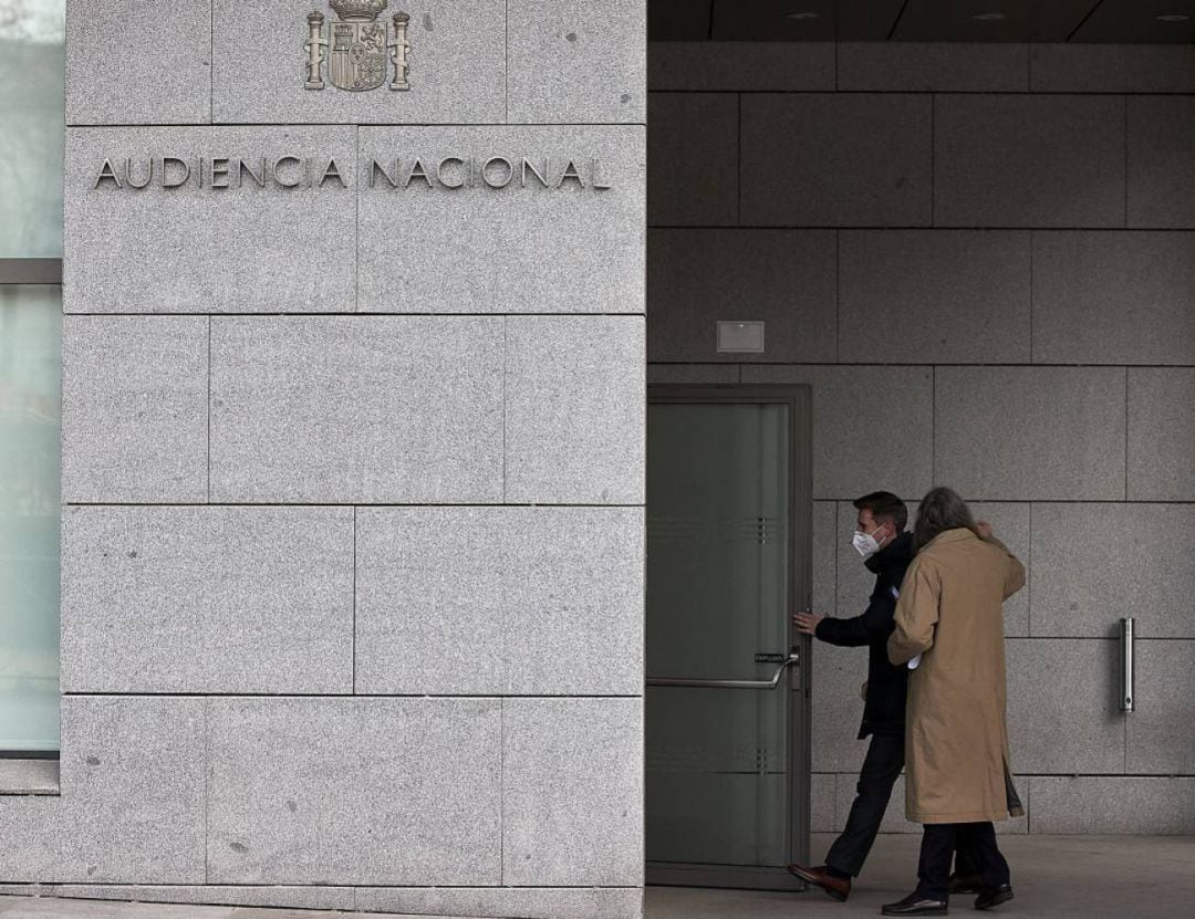 Víctor Soler en la puerta de la Audiencia Nacional de Madrid 