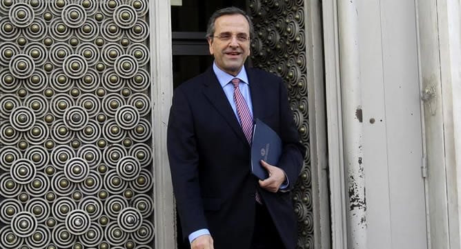 El primer ministro griego, Andonis Samaras, ha reiterado antes de entrevistarse con la canciller alemana, Angela Merkel, los esfuerzos de reformas y sacrificios que realiza su país para superar la crisis presupuestaria y de la deuda