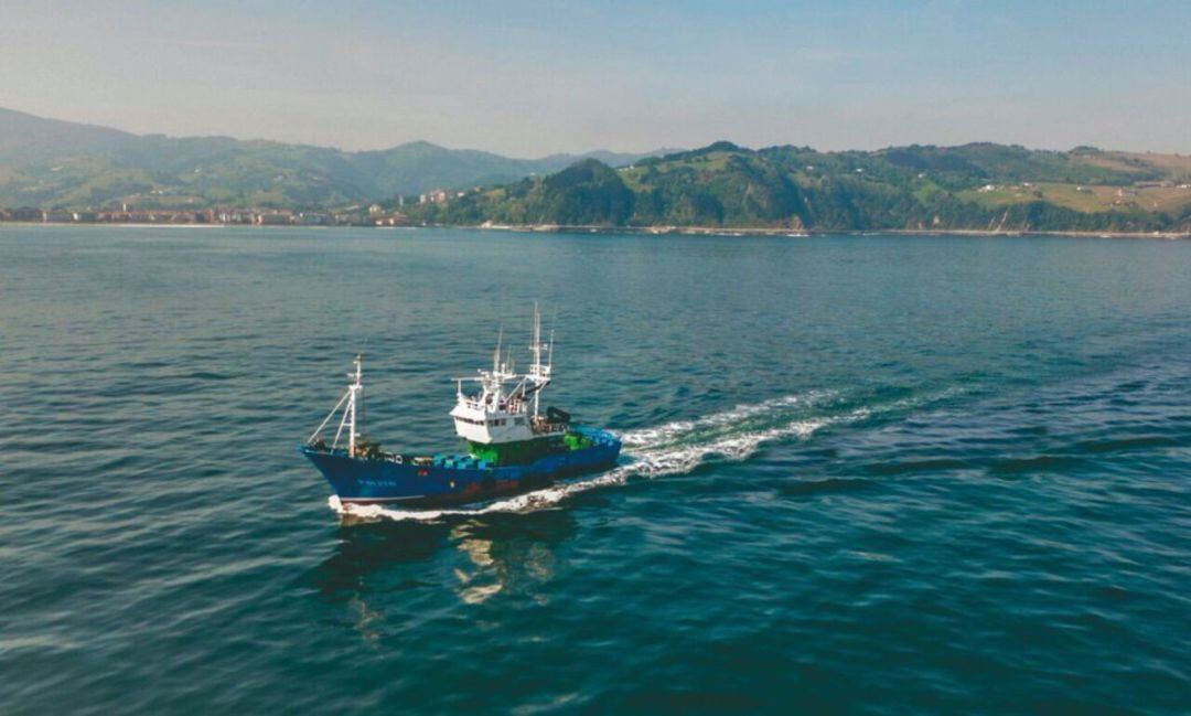 El buque de rescate &#039;Aita Mari&#039; zarpa de A Coruña camino hacia al Mediterráneo