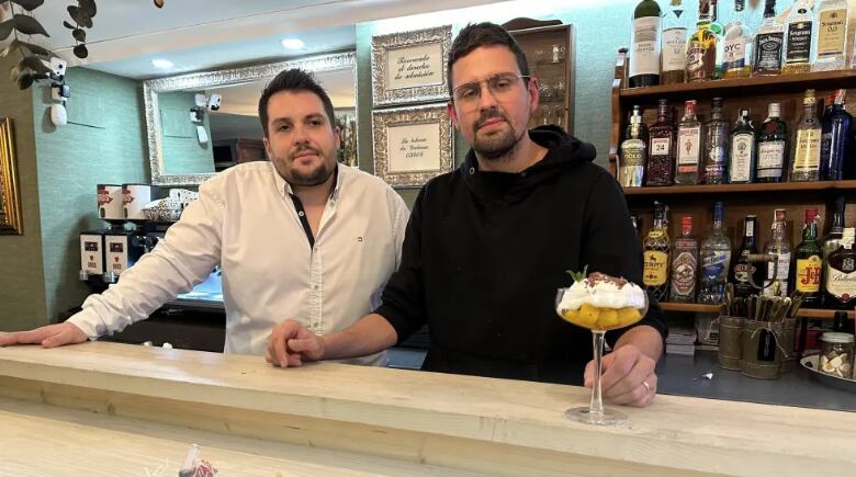 José García y José Guillén, Verbena Gastrobar Monzón.