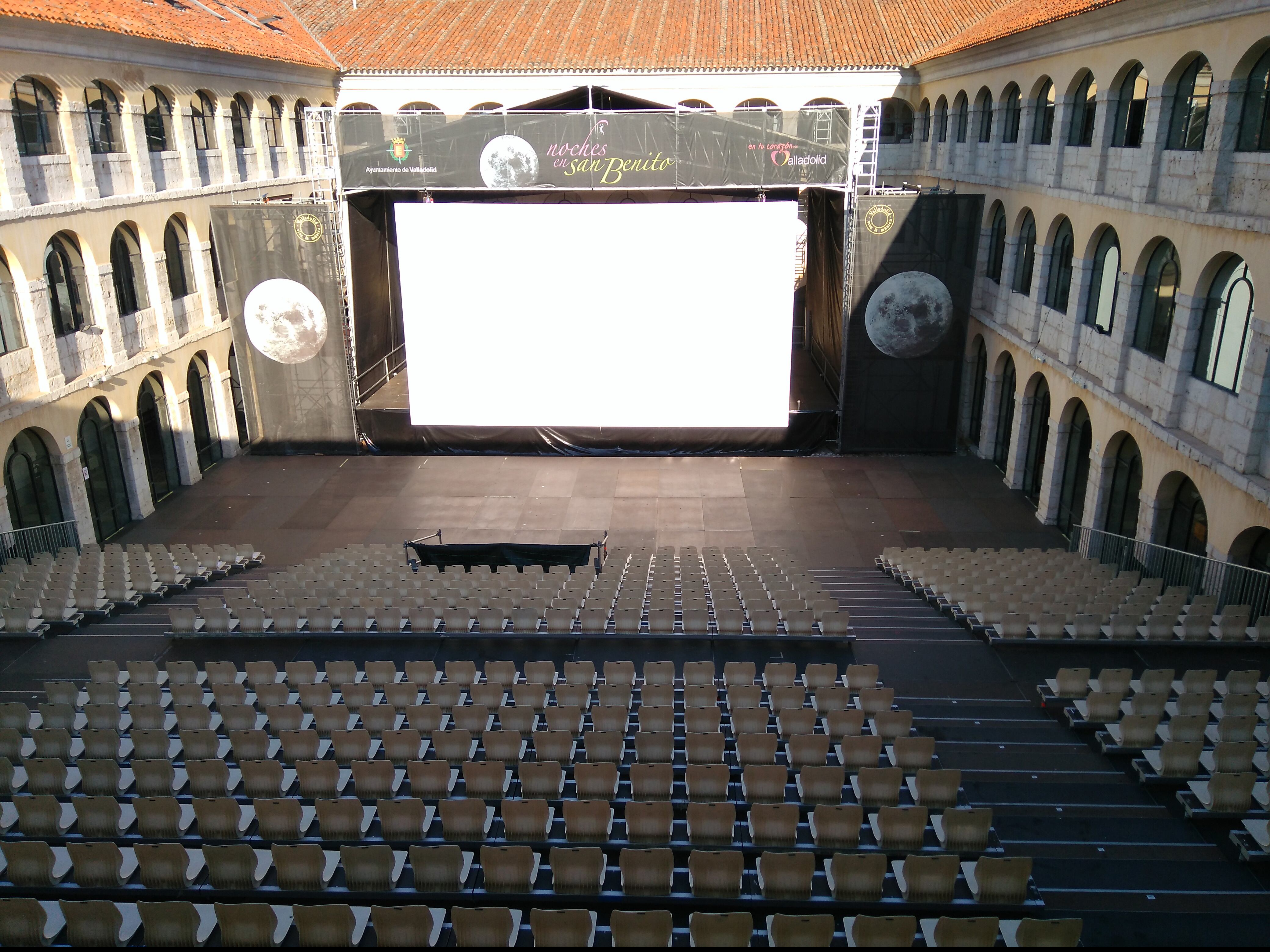 Patio de San Benito donde está previsto instalar una lona desmontable