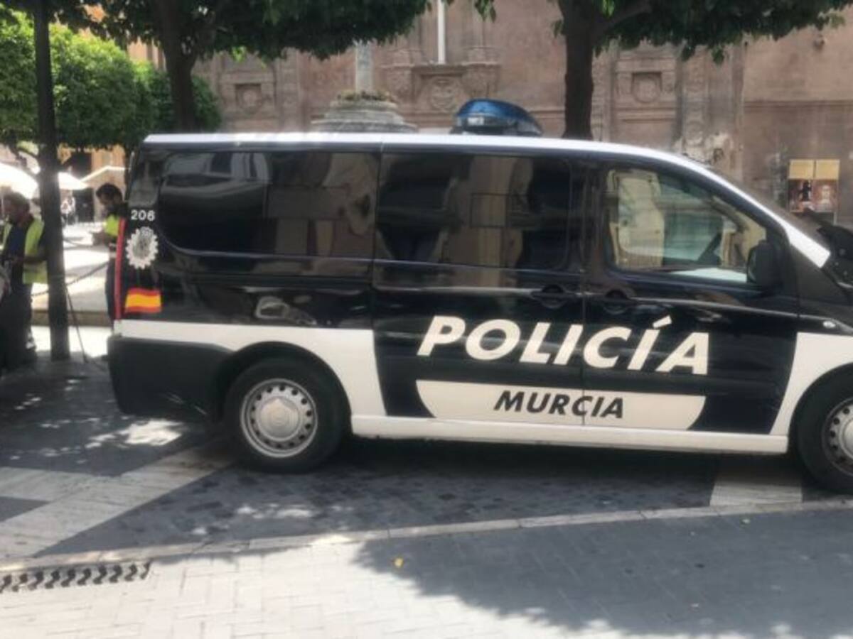 Detenido tras amenazar a una mujer con un cuchillo para robarle el bolso