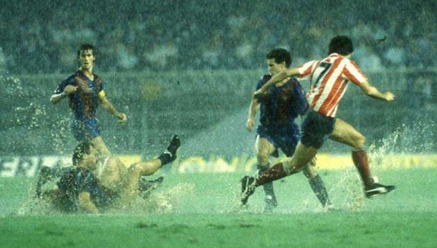 Barcelona-Atlético bajo la lluvia en 1987