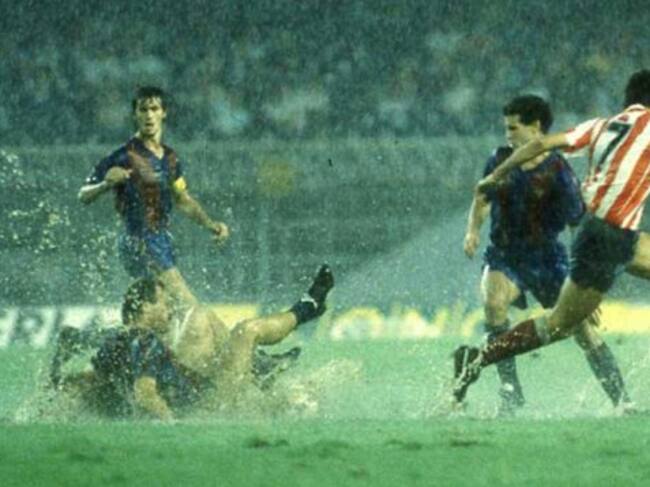 Barcelona-Atlético bajo la lluvia en 1987