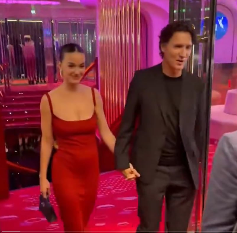 Katy Perry y Justin Trudeau salen agarrados de la mano de un restaurante en París