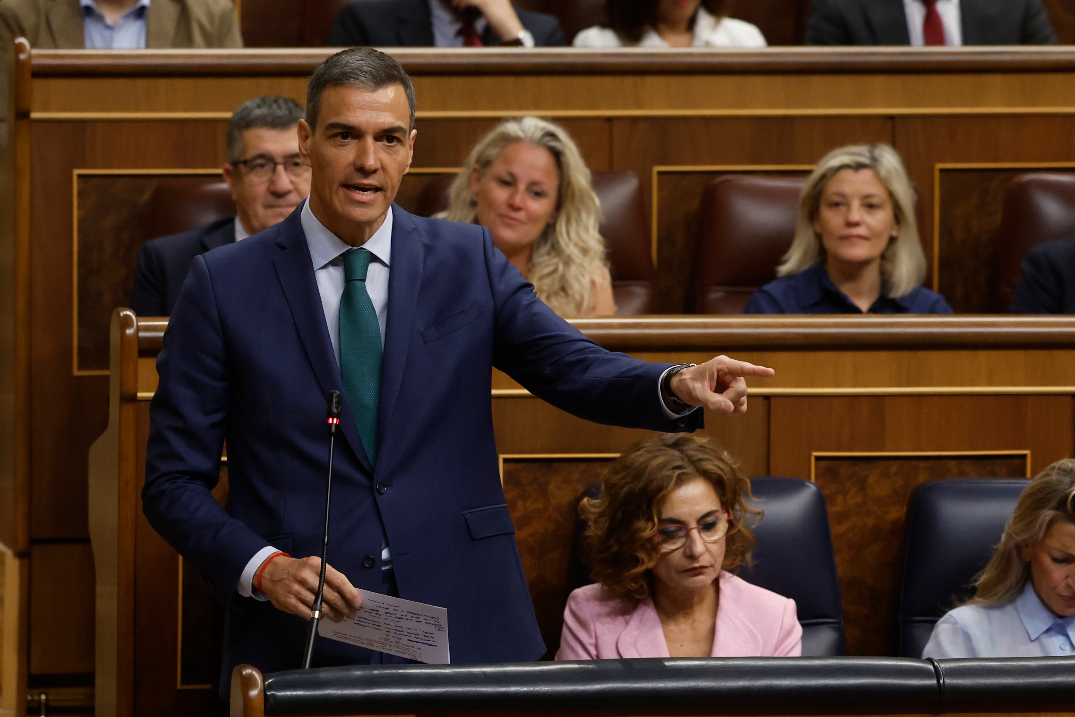 El presidente del Gobierno, Pedro Sánchez, durante su intervención en la sesión de control al Ejecutivo este miércoles en el Congreso. EFE/ Juan Carlos Hidalgo