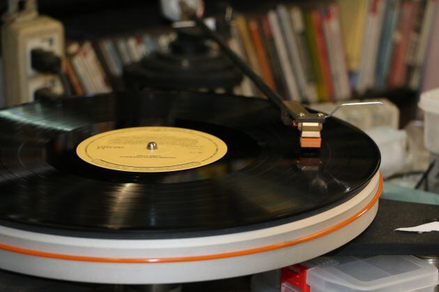Un vinilo sonando