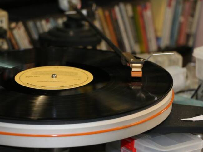 Un vinilo sonando