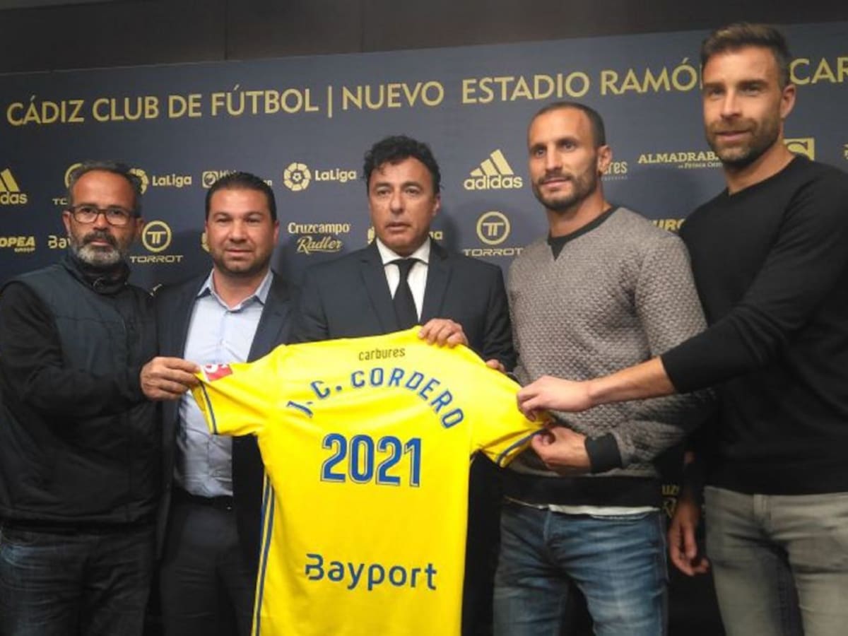 El juez declara nulo el despido de Cordero, ordena su readmisión y valida su contrato