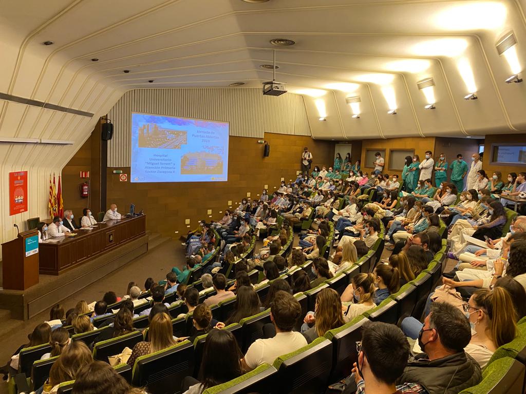 El hospital Miguel Servet acogía a los estudiantes de las ramas sanitarias que van a empezar sus especialidades