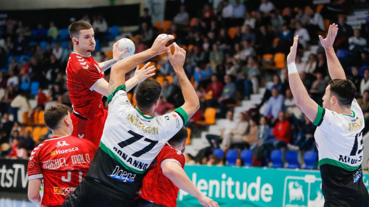 José Nolasco analiza el empate del Bada Huesca