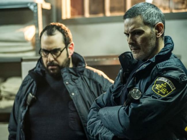 Roberto Enríquez (d) es Fabio y Alberto Velasco (i) es Palacios en 'Vis a vis'