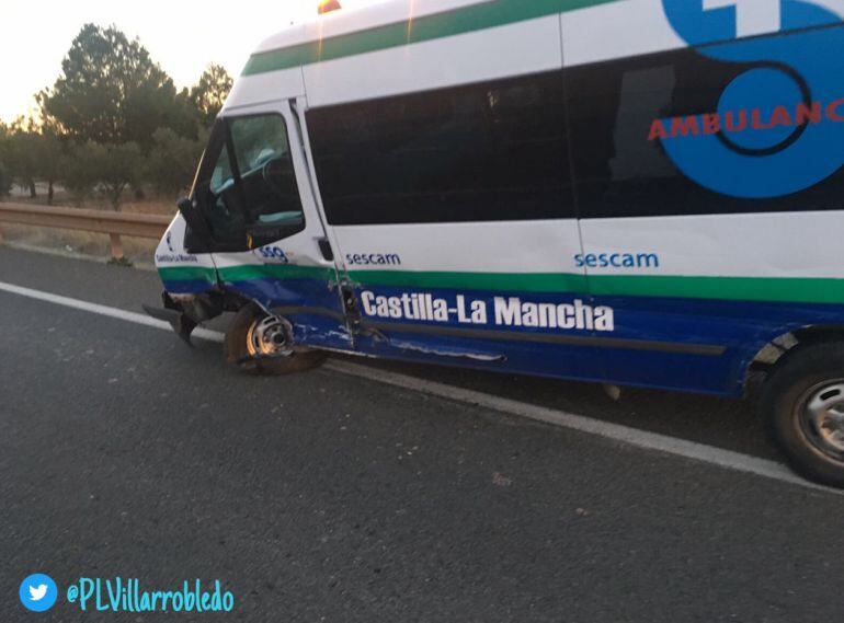 Así ha quedado la ambulancia tras el accidente de este martes